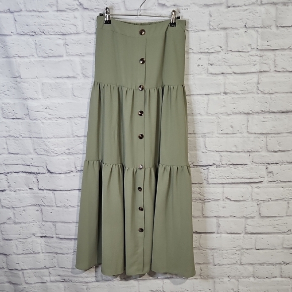SHEIN Dresses & Skirts - SHEIN Green Tiered Maxi Skirt Casual